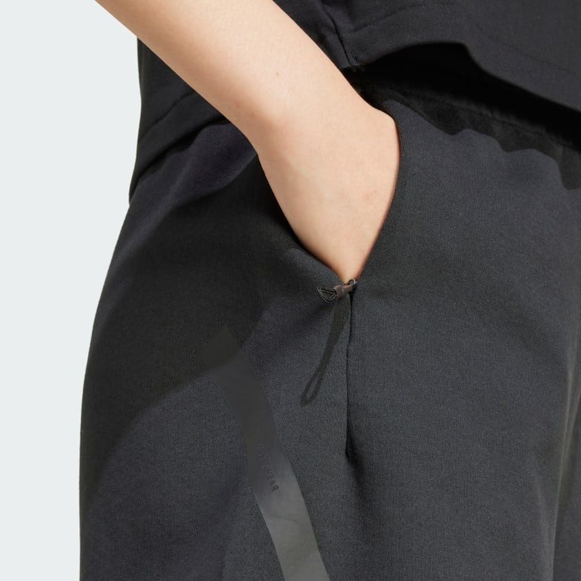  Quần Đùi Thể Thao Nữ ADIDAS W Z.N.E. Short JE7845 