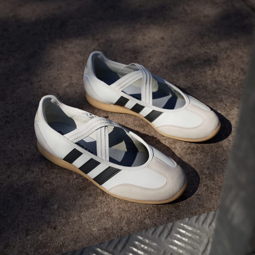  Giày Thể Thao Nữ ADIDAS Barreda Mary Jane JQ2127 