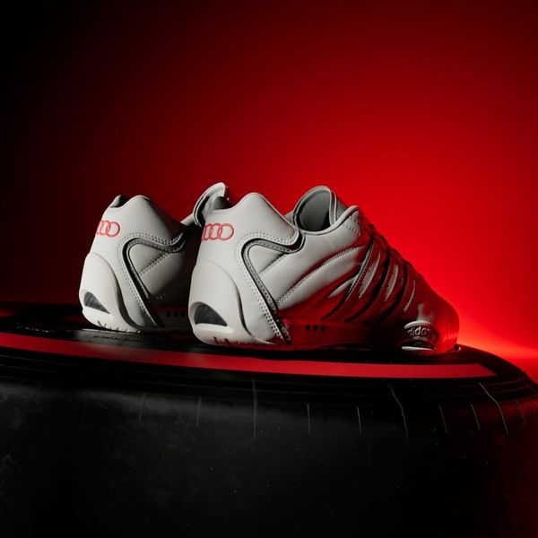  Giày Motorsport Unisex ADIDAS Adiracer Lo Audi KJ1220 