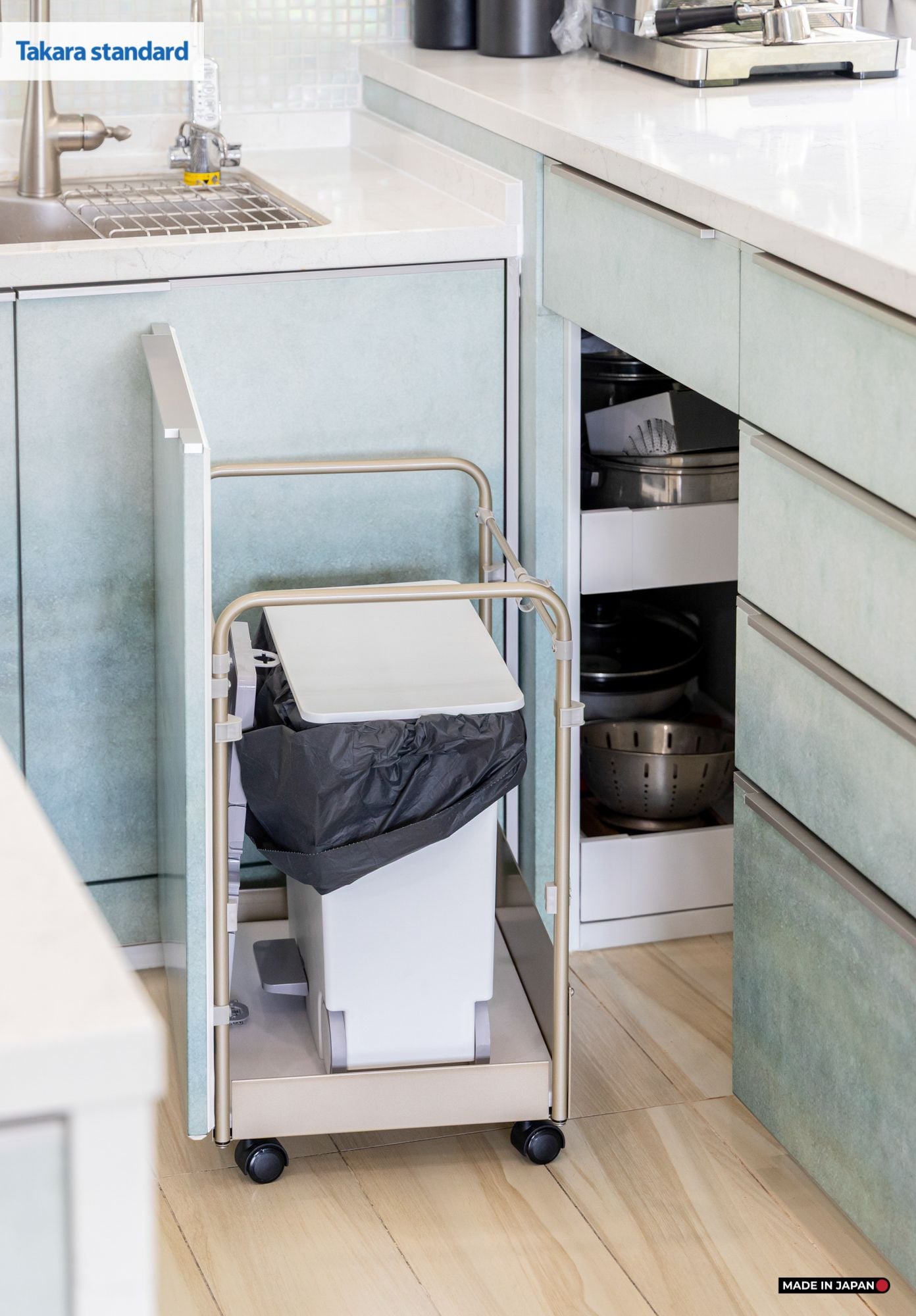 Hệ Tủ Bếp Nhật Bản Cao Cấp Lemure Chữ L Màu L1M - Nhà Phố Quận 9