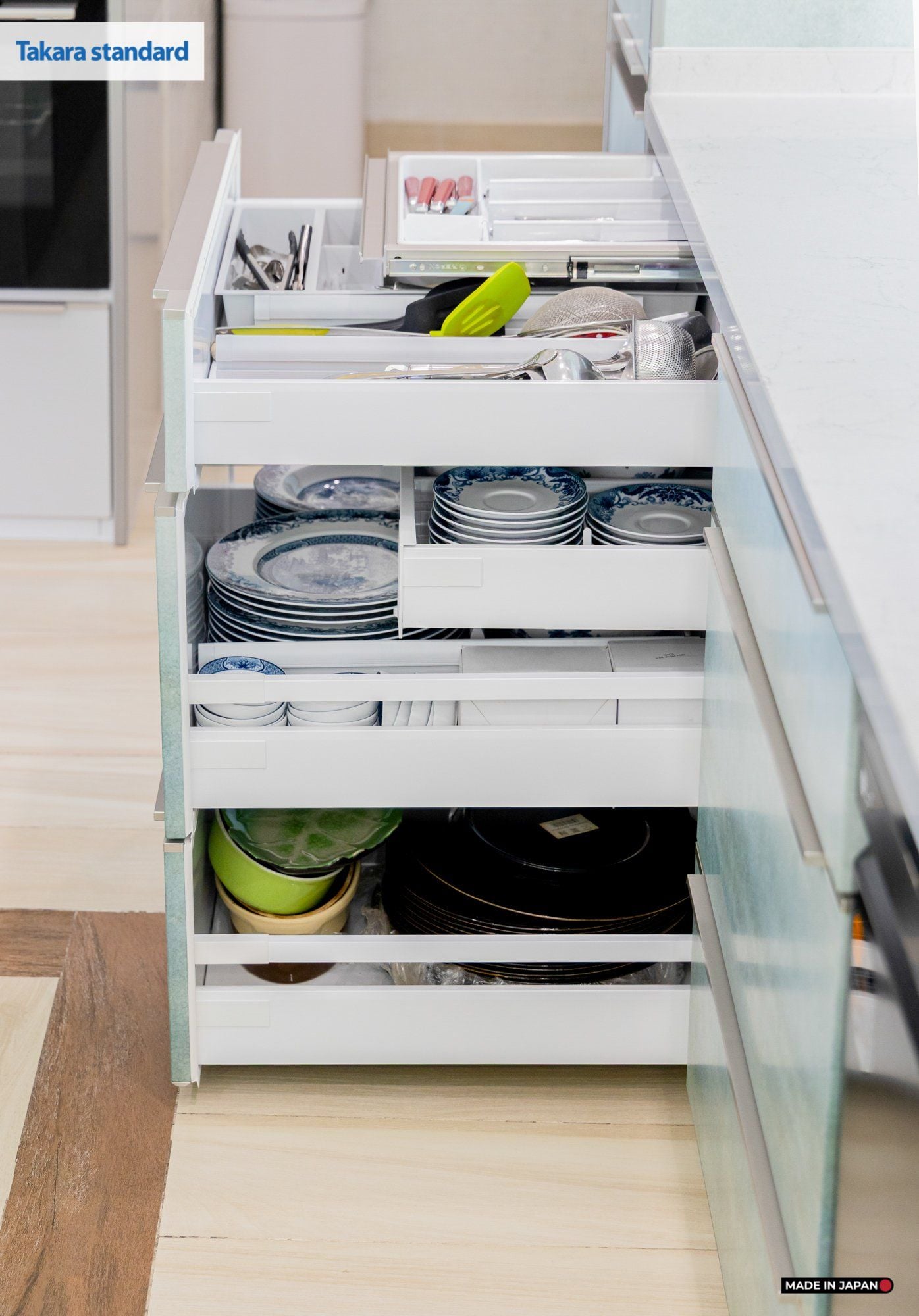 Hệ Tủ Bếp Nhật Bản Cao Cấp Lemure Chữ L Màu L1M - Nhà Phố Quận 9