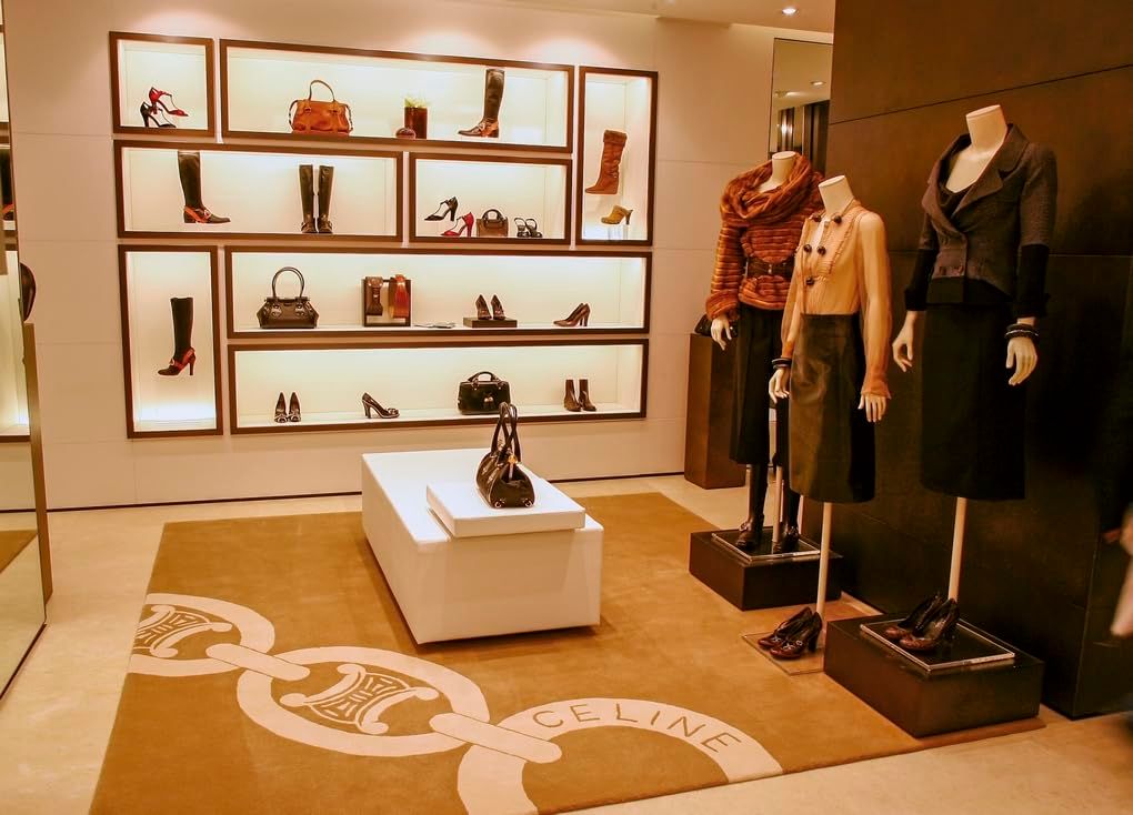  Little Book of Celine: The story of the iconic fashion house (Little Books of Fashion) 