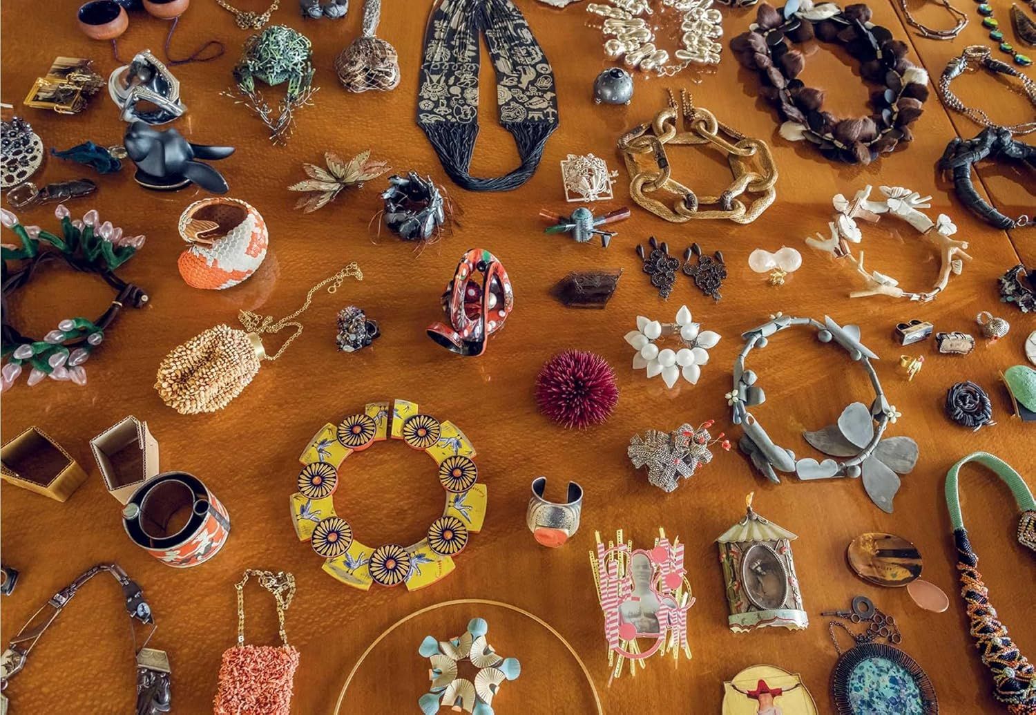  Feast: Contemporary Jewelry from the Susan Beech Collection 