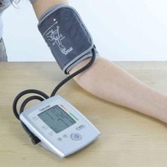 Máy đo huyết áp bắp tay BEURER BM35