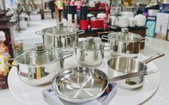 Bộ nồi WMF Diadem Plus 6 món kèm quánh và chảo thép WMF 24cm - Chuẩn sang trọng, thanh lịch.