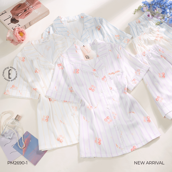  BỘ PYJAMA NGẮN PHỐI REN SỌC KẺ HỌA TIẾT CHERRY NƠ PM2690-1 