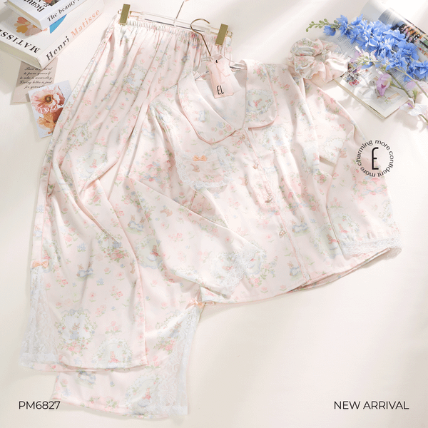 BỘ PYJAMA LỤA CỔ SEN HỌA TIẾT THỎ HOA BÁCH THẢO PM6827 (KÈM DÂY BUỘC TÓC) 