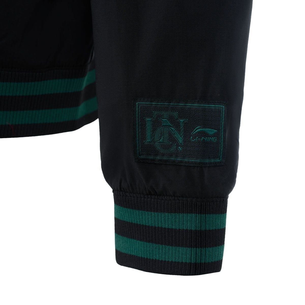 Áo gió không mũ Nam AJDV391-2V