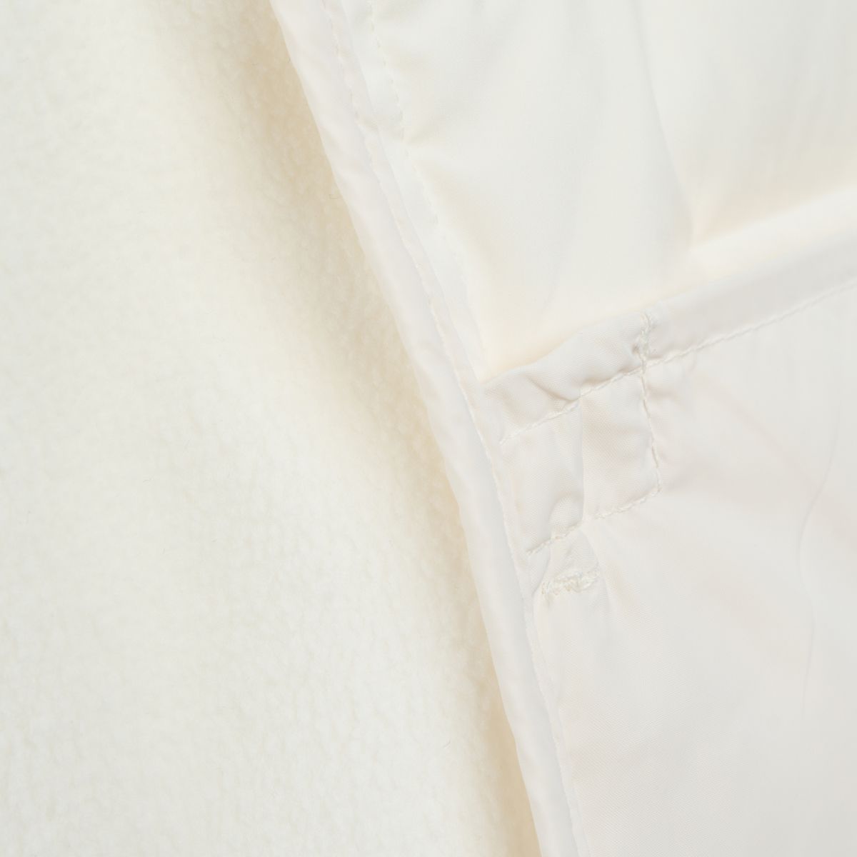 Áo lông vũ Nữ AYMV202-1V