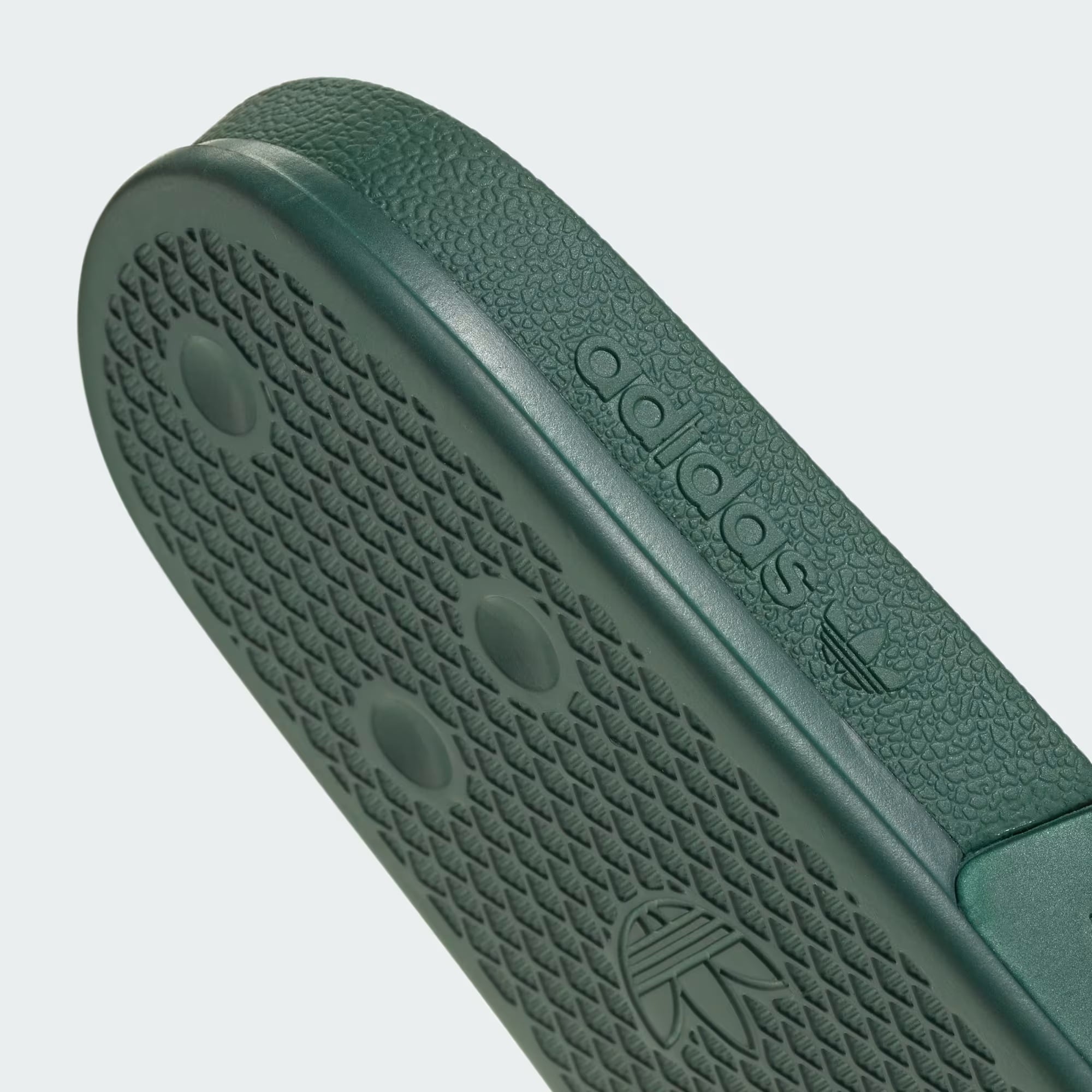 Dép quai ngang adidas Unisex IH6878