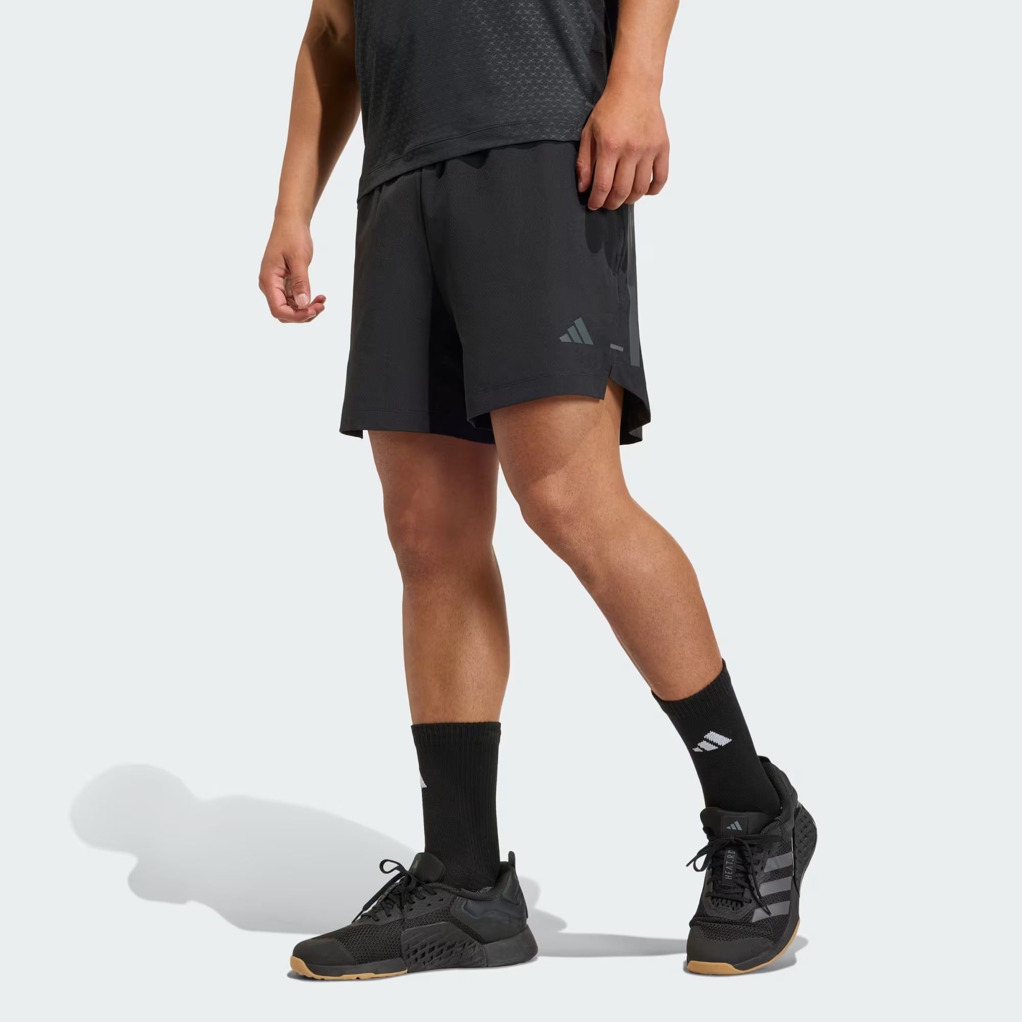 Quần short tập luyện adidas D4T Power 3 sọc Nam - KD0353