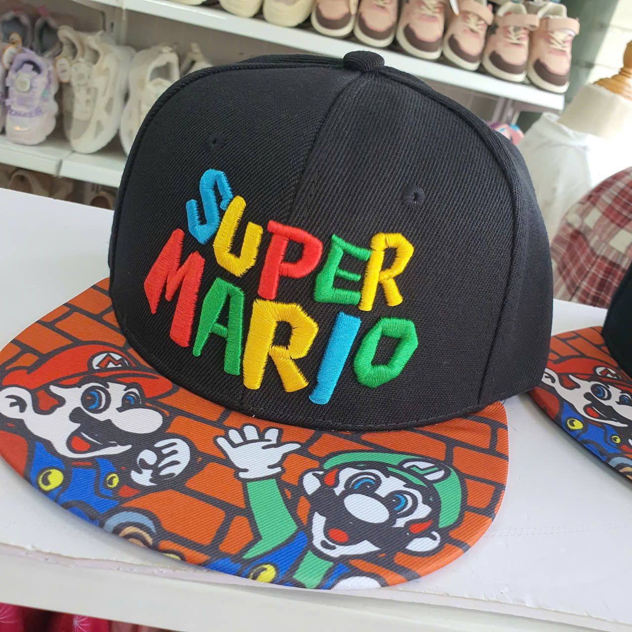  N04 _ Mũ lưỡi trai cho bé thêu hình Mario phong cách hip hop _ Beekids 