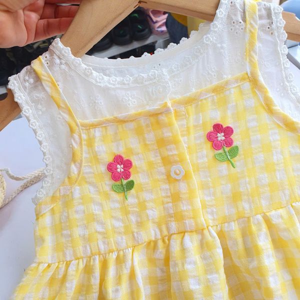  D65 _ Đầm bé gái giả yếm sát nách sọc caro tặng kèm túi cói xinh xắn _ Beekids 