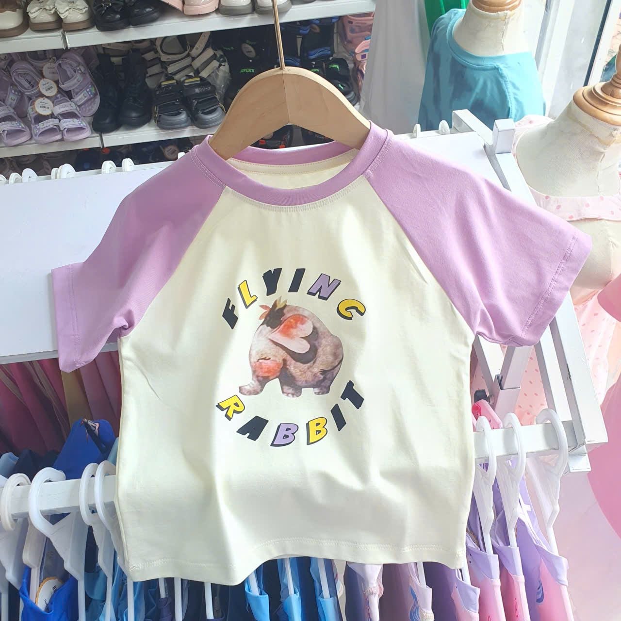  A64 _ Áo thun croptop bé gái bozip mềm mịn, phong cách thời trang _ Beekids 