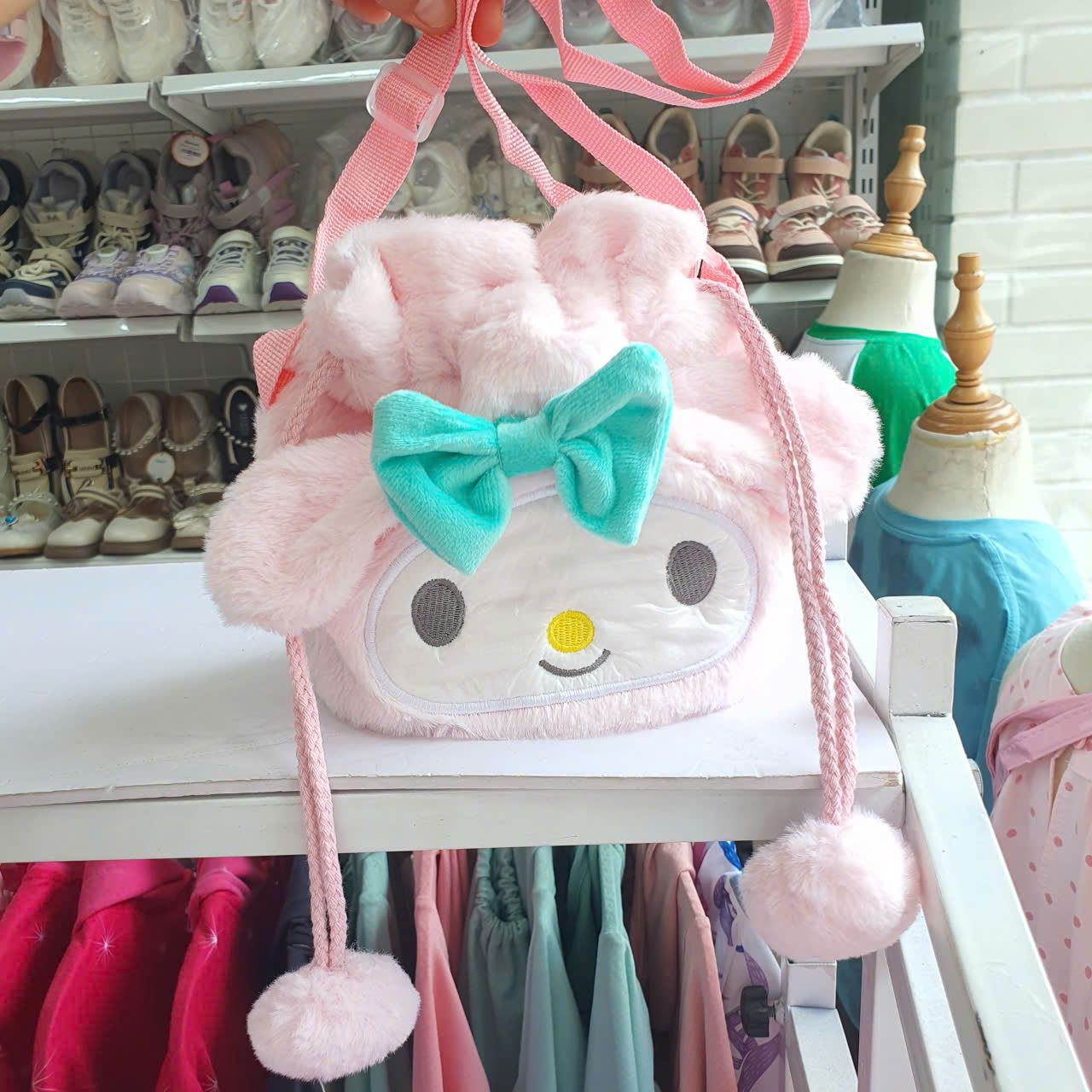  PK11 _ Túi đeo bé gái phối lông mềm mịn dễ thương họa tiết hoạt hình dễ thương _ Beekids 
