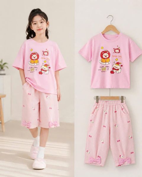  S118 _ Bộ ngố bé gái quần sọc đính nơ phối áo thun chú chó đội táo xinh xắn _ Beekids 