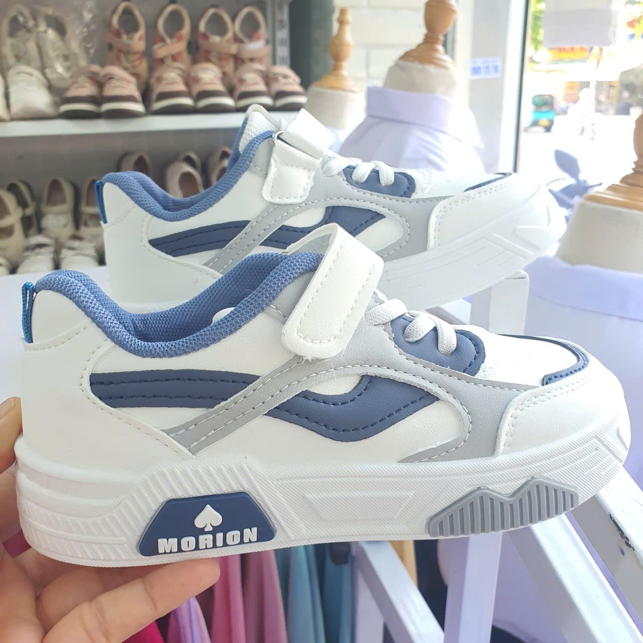  GI35 _ Giày thể thao cho bé nhẹ êm phối lưới thông thoáng chống trơn trợt_ Beekids 
