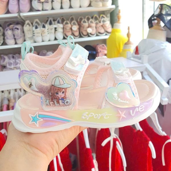  GI29 _ Giày sandal bé gái có đèn họa tiết cô gái dễ thương _ Beekids 