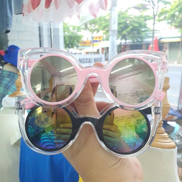  PK26 _ Kính mát kính râm kiểu dáng dễ thương đáng yêu cho bé  _ Beekids 
