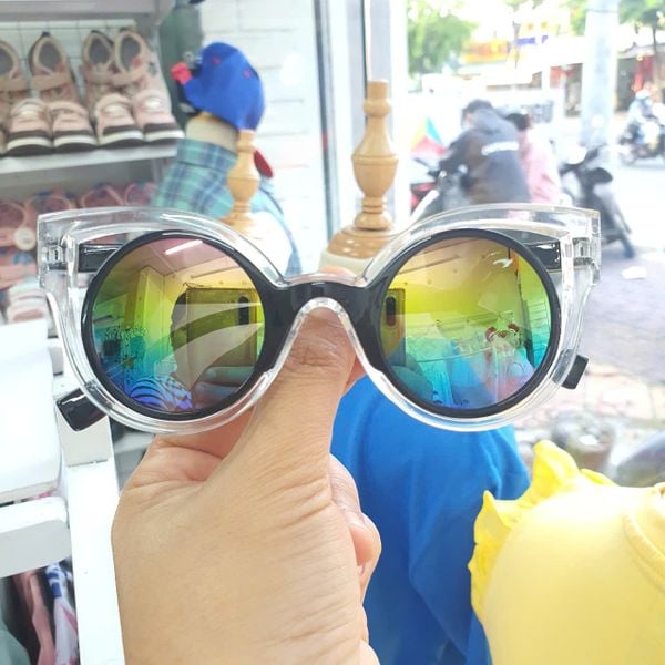  PK26 _ Kính mát kính râm kiểu dáng dễ thương đáng yêu cho bé  _ Beekids 