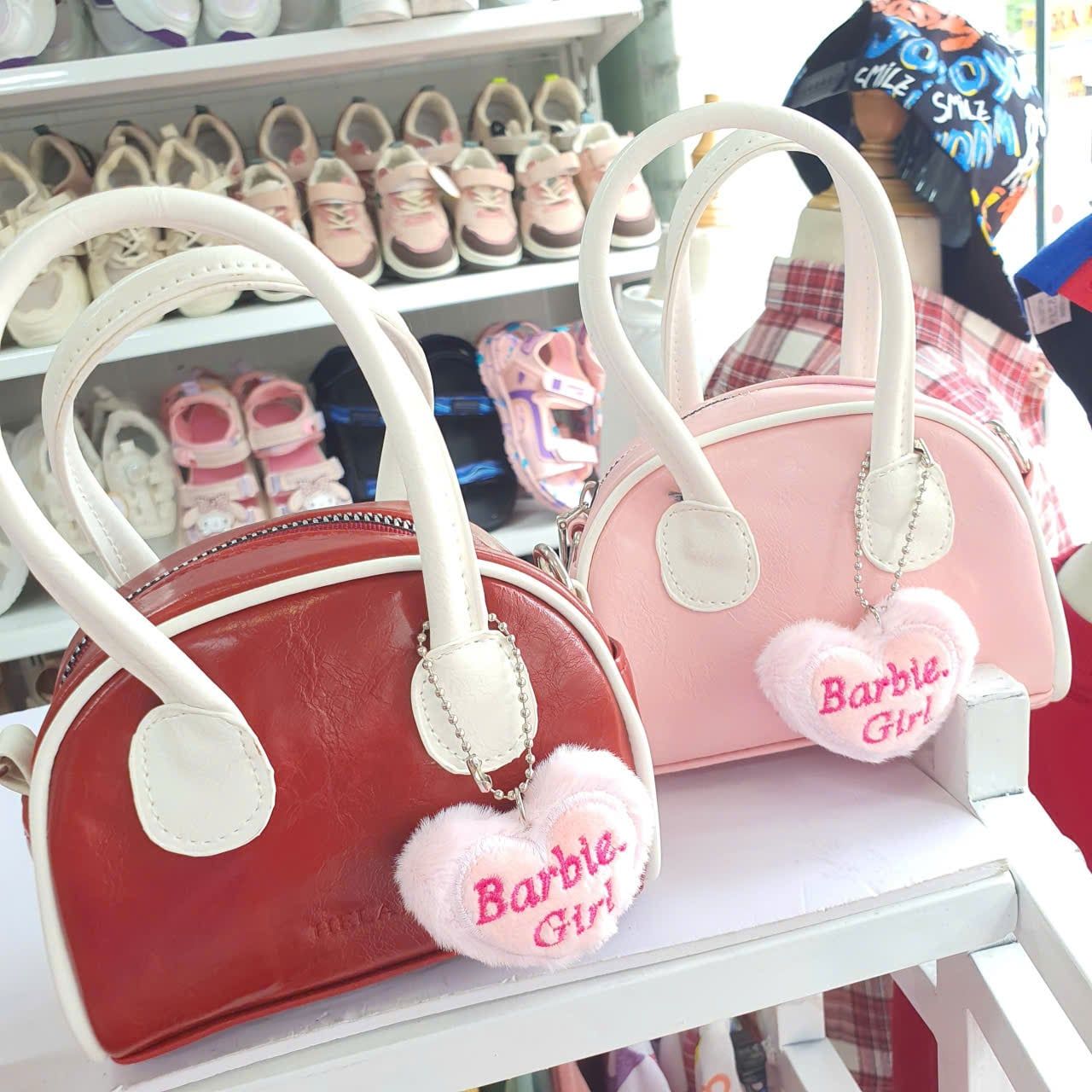  PK21 _ Túi đeo chéo mini cho bé và mẹ có quai xách dáng hộp kèm charm trái tim bông xinh xắn _ Beekids 