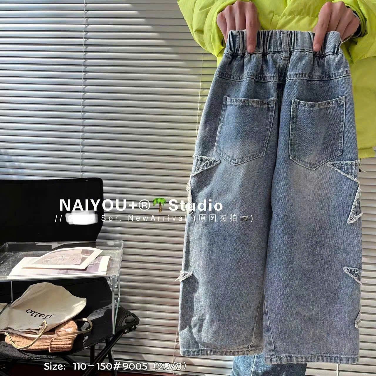  Q40 _ Quần jean ống suông bé gái họa tiết phong cách năng động thời trang _ Beekids 