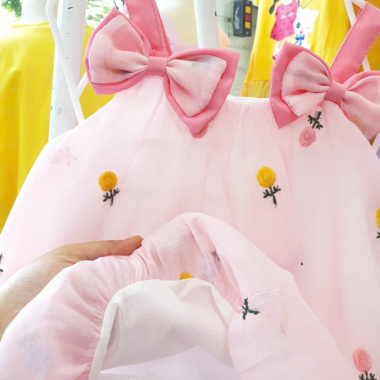  D43 _ Đầm bí thêu hoa kết nơ xinh xắn cho bé gái từ 6 tháng đến 3 tuổi _ Beekids 