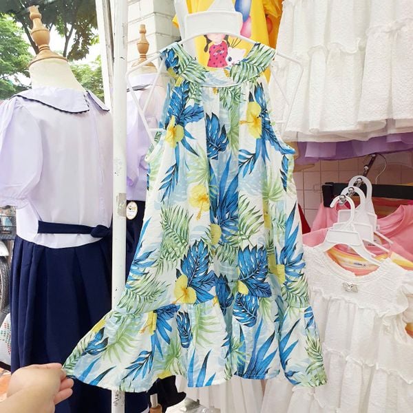  D39 _ Đầm hè bé gái cổ yếm chất vải nhẹ thoáng mát họa tiết hoa lá đáng yêu _ Beekids 
