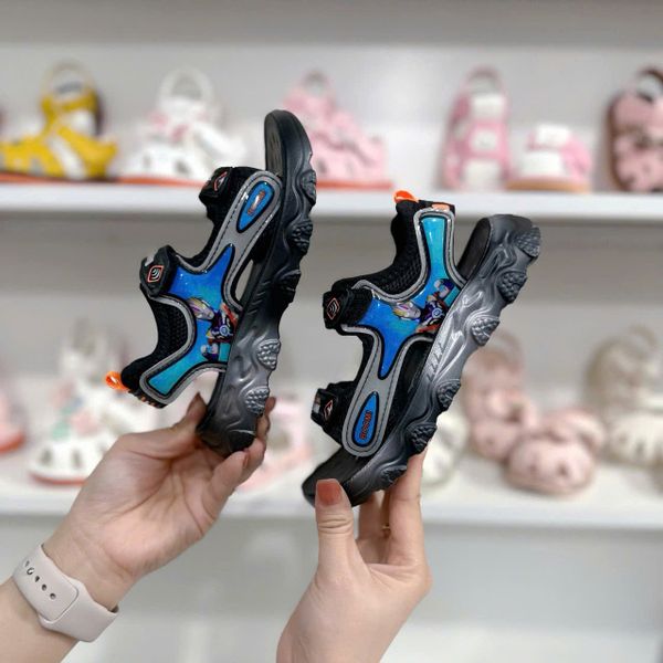  GI12 _ Giày sandal bé trai từ 3 đến 10 tuổi họa tiết siêu anh hùng _ Beekids 