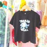  A35 _ Áo thun ngắn tay cho bé vai trễ dáng rộng họa tiết hoạt hình đáng yêu _ Beekids 