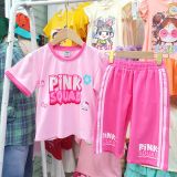  DB49 _ Đồ bộ lửng bé gái họa tiết chữ Pink siêu dễ thương _ Beekids 