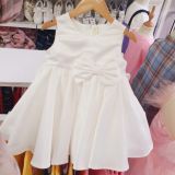  CC08 _ Đầm công chúa trắng sát nách bé gái đính nơ ngang eo xinh xắn _ Beekids 