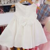  CC08 _ Đầm công chúa trắng sát nách bé gái đính nơ ngang eo xinh xắn _ Beekids 