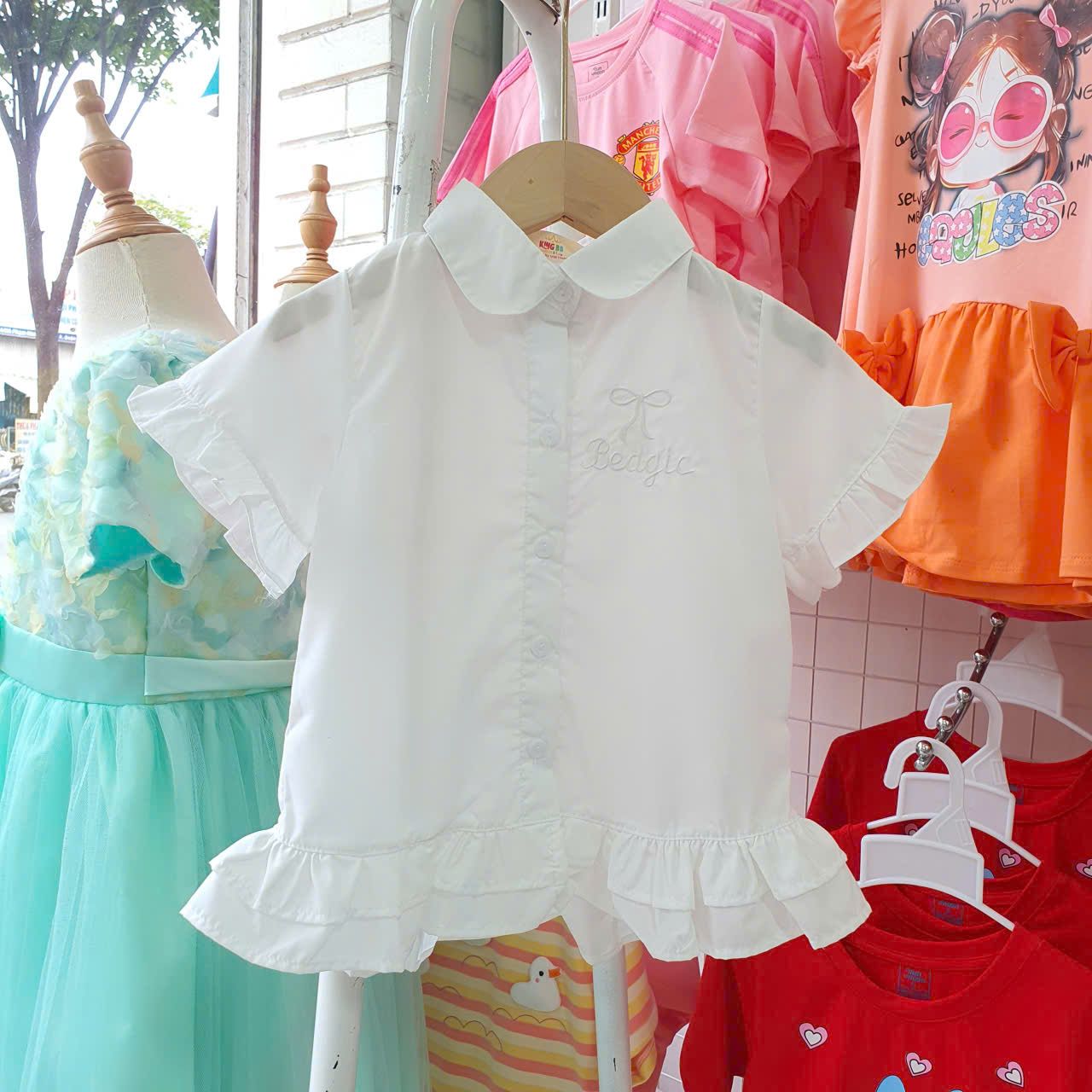  A36 _ Áo sơ mi croptop bé gái nhúng bèo điệu đà dễ thương _ Beekids 