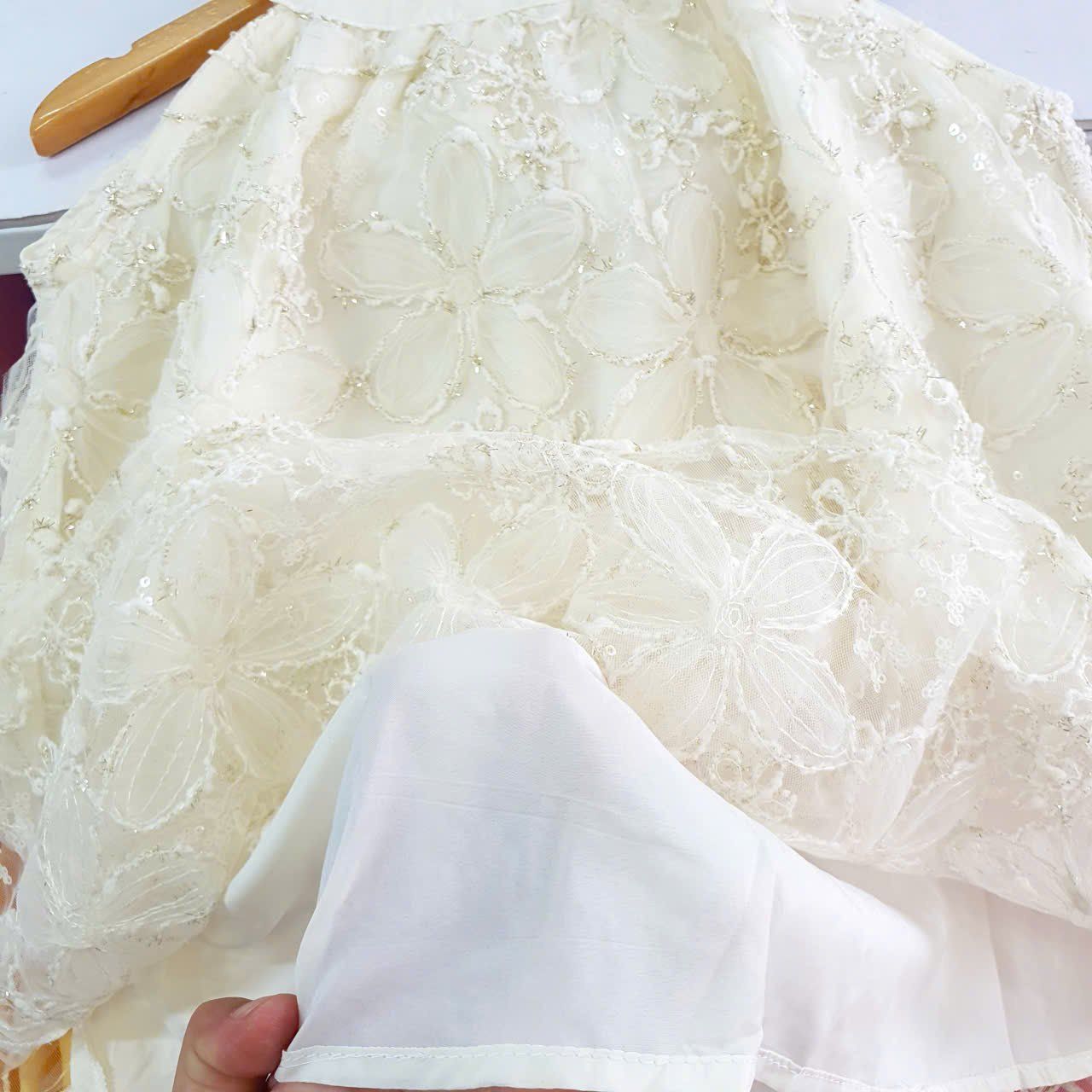  CC11 _ Đầm công chúa dáng cổ yếm hoa đính nổi thủ công phong cách tiểu thư sang chảnh _ Beekids 