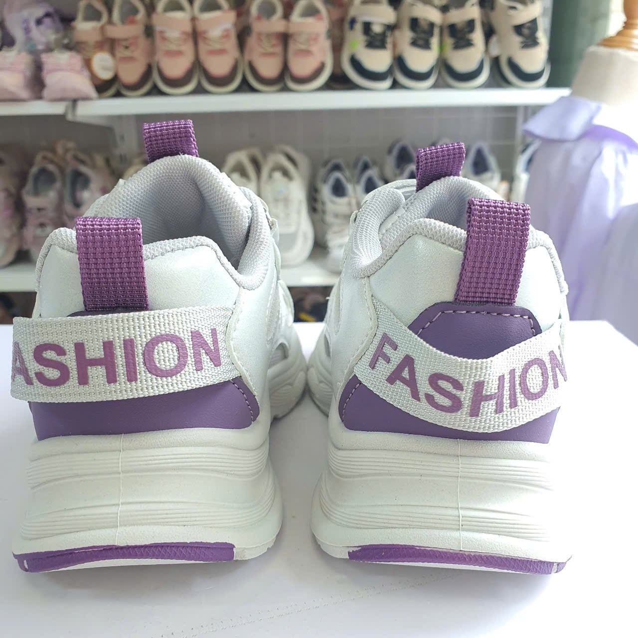  GI15 _ Giày thể thao cho bé trai và bé gái quai dán chữ Fashion sành điệu _ Beekids 