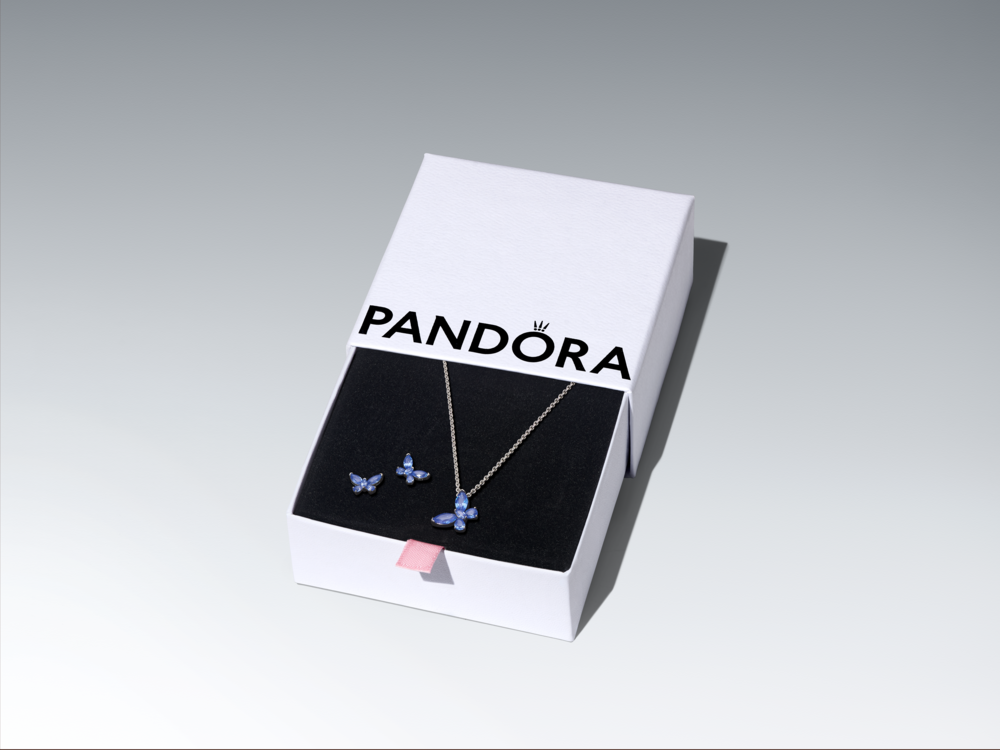 Bộ Dây Chyền Hoa Tai Và Nhẫn Pandora Timeless Nhịp Bay Tự Do (Bướm Xanh)