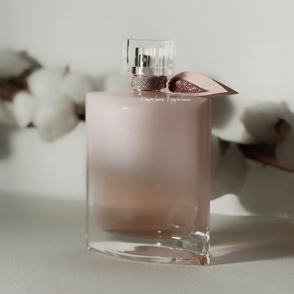  La Vie Est Belle Nude 