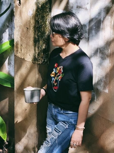  Áo thun đen thêu tay Mặt Hoa - Picasso F Face 