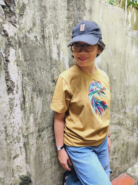  Áo thun Vàng Mustard thêu tay cá Betta 