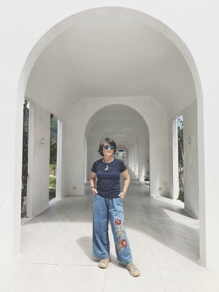  Quần Jeans thêu tay Sen Hiên Nhiên 