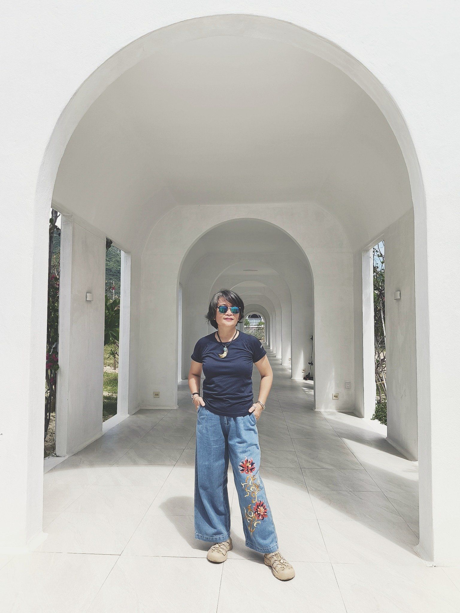  Quần Jeans thêu tay Sen Hiên Nhiên 