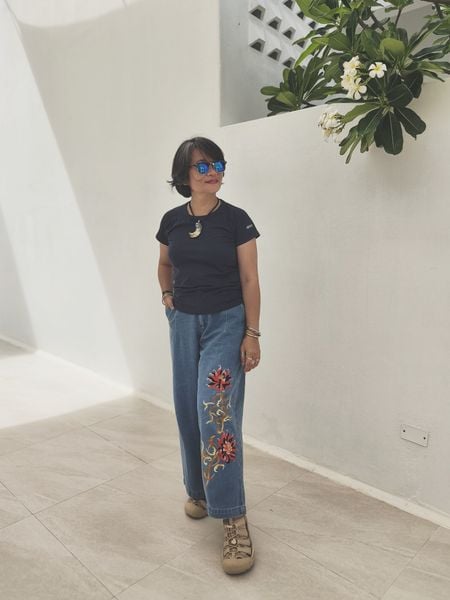  Quần Jeans thêu tay Sen Hiên Nhiên 