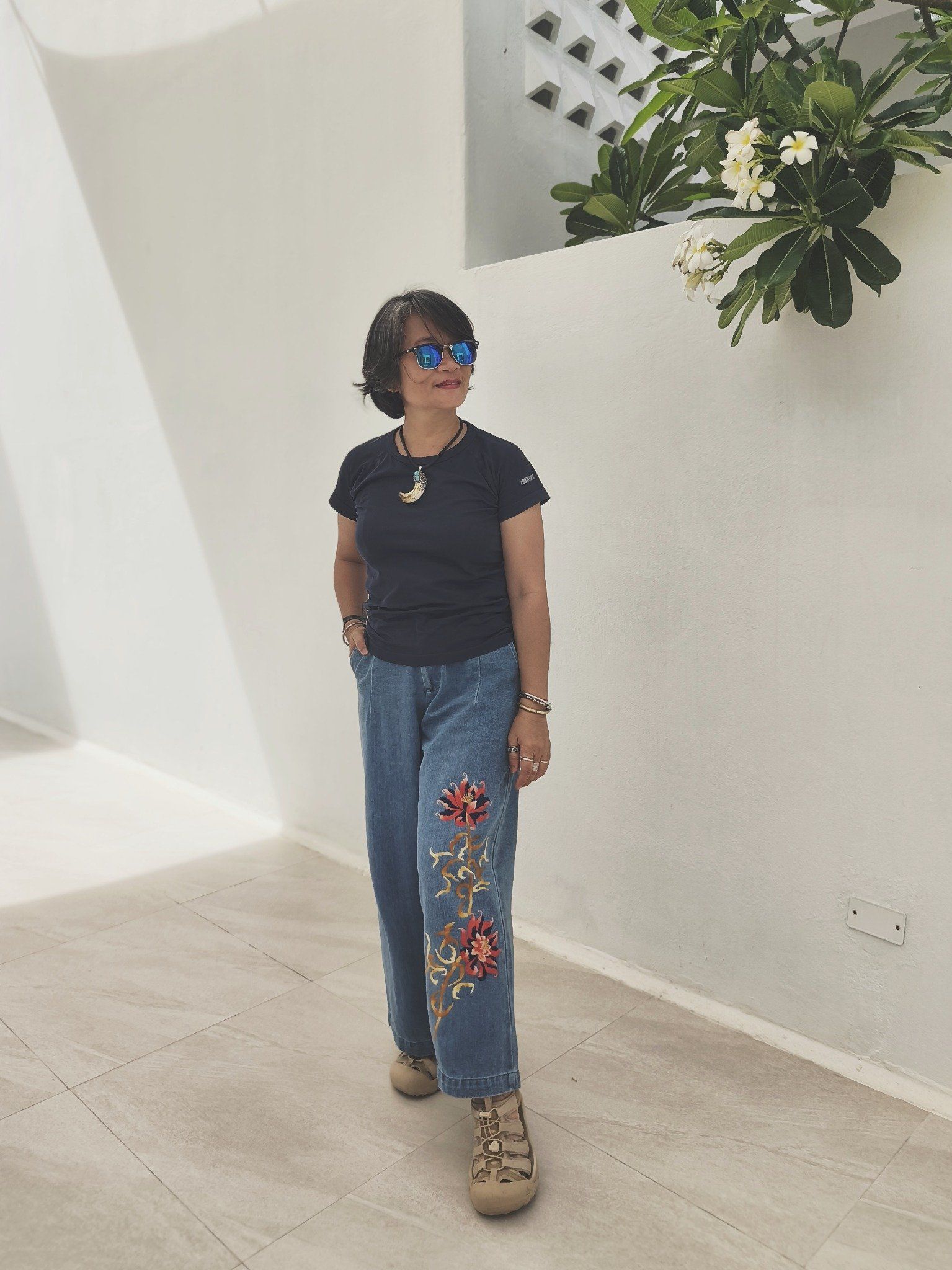  Quần Jeans thêu tay Sen Hiên Nhiên 