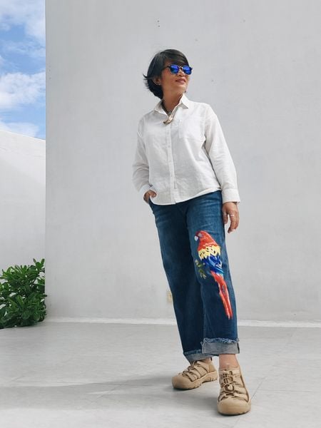  Quần Jeans thêu tay Vẹt Scarlet 