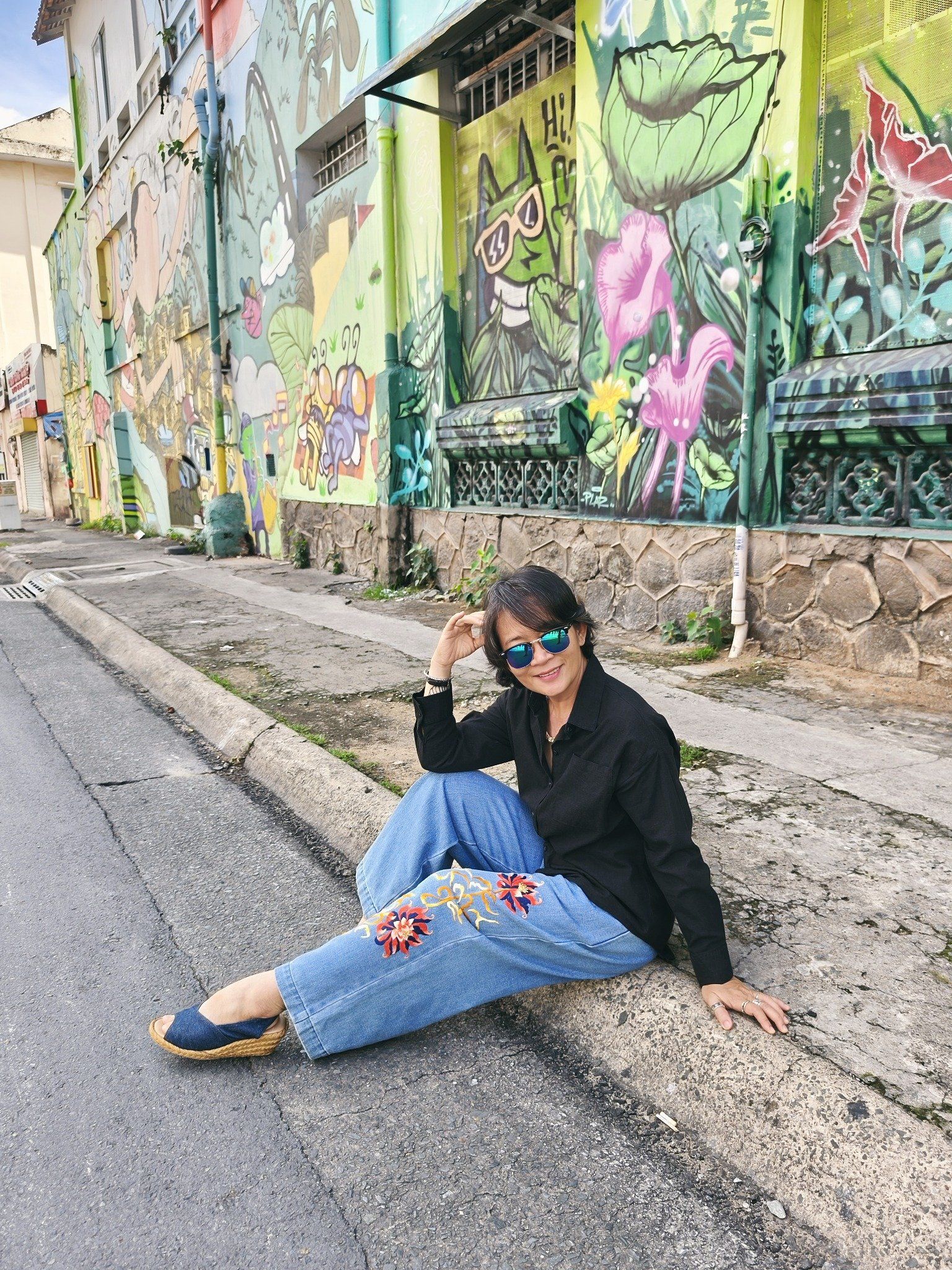  Quần Jeans thêu tay Sen Hiên Nhiên 
