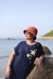  Đầm xanh dương linen Tahera thêu tay Bạch Thiên Hương 
