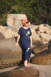  Đầm xanh dương linen Tahera thêu tay Bạch Thiên Hương 