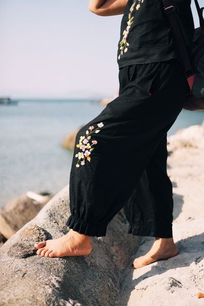  Quần linen nấm đen thêu tay Pansee 