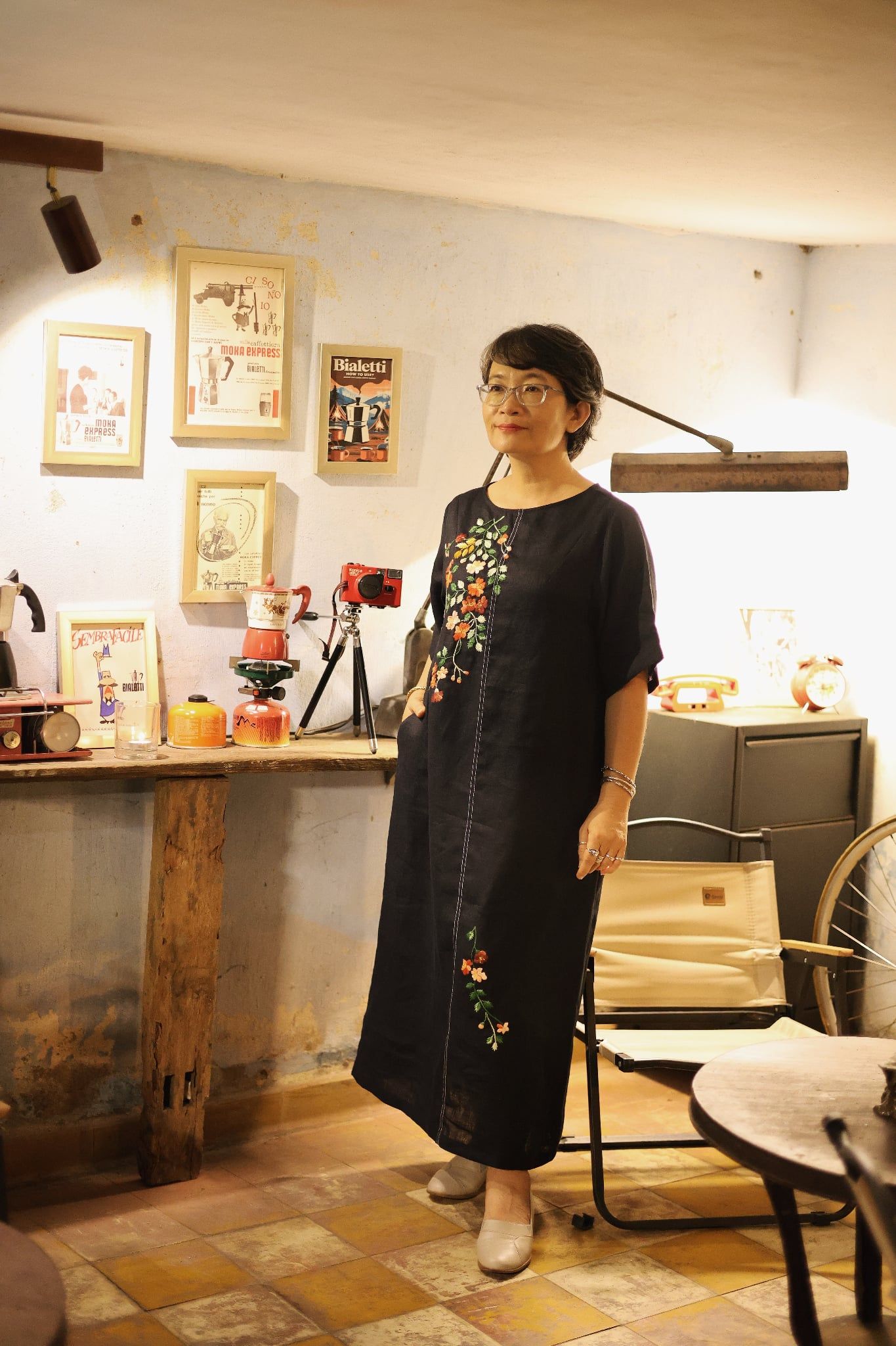  Đầm linen thêu tay đăng tiêu - Đen suông chạy chỉ 